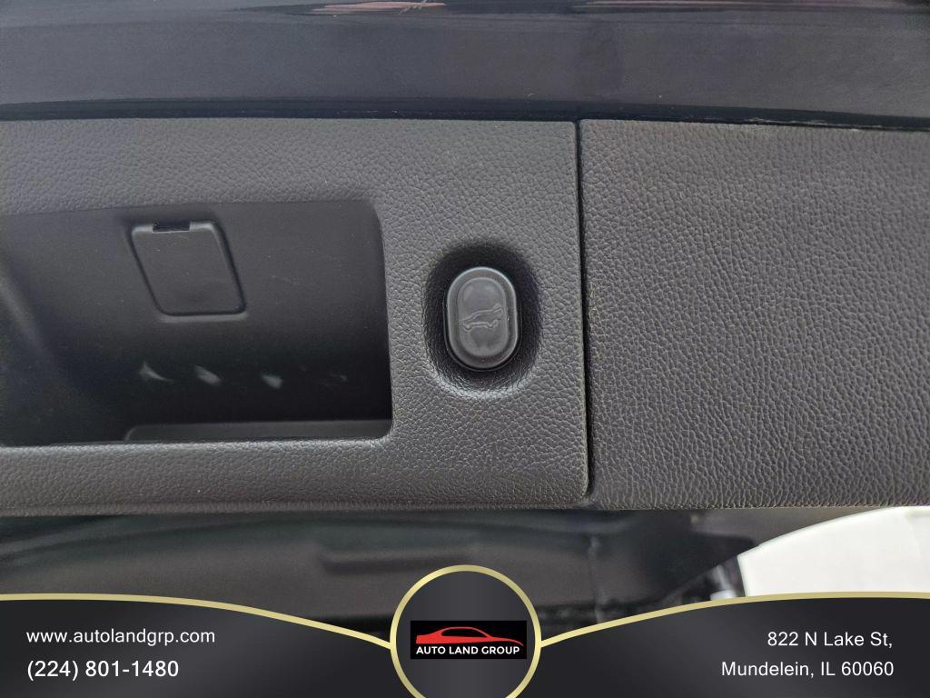 used 2015 Chevrolet Suburban car, priced at $15,495