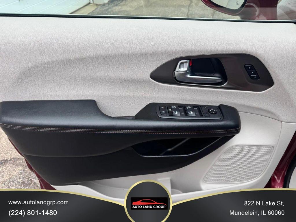 used 2020 Chrysler Pacifica car, priced at $16,995