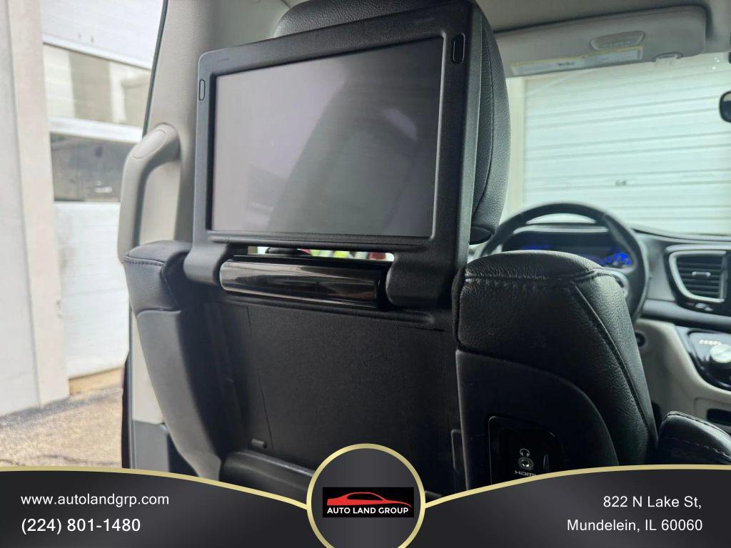 used 2020 Chrysler Pacifica car, priced at $16,995
