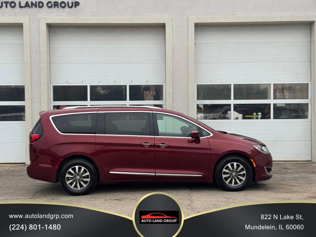 used 2020 Chrysler Pacifica car, priced at $16,995