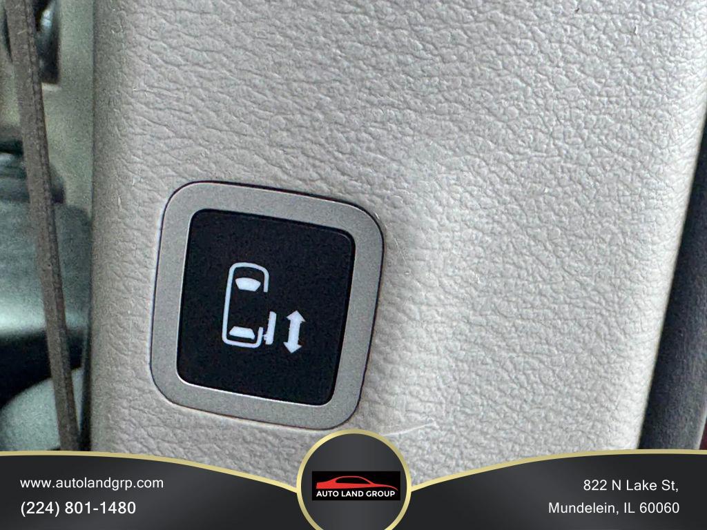 used 2020 Chrysler Pacifica car, priced at $13,395