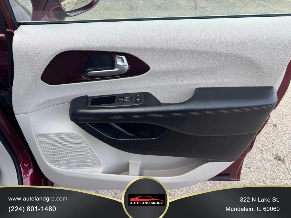 used 2020 Chrysler Pacifica car, priced at $13,395