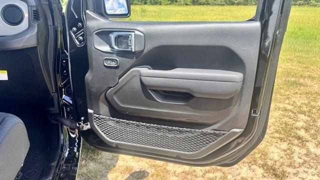 new 2025 Jeep Gladiator car, priced at $36,737