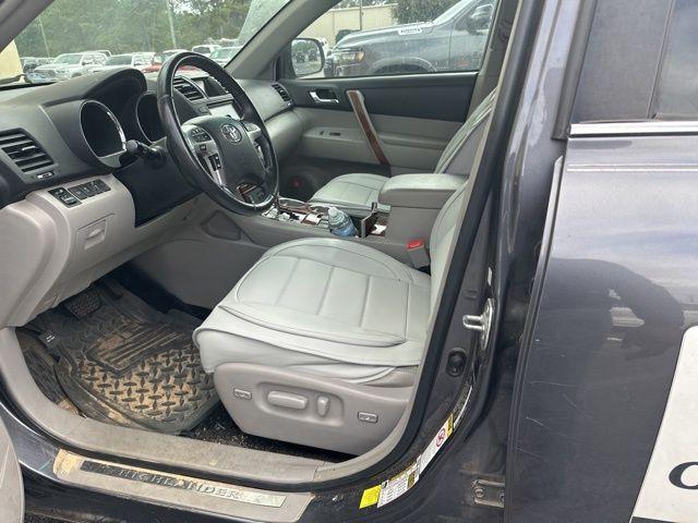 used 2012 Toyota Highlander car, priced at $8,987