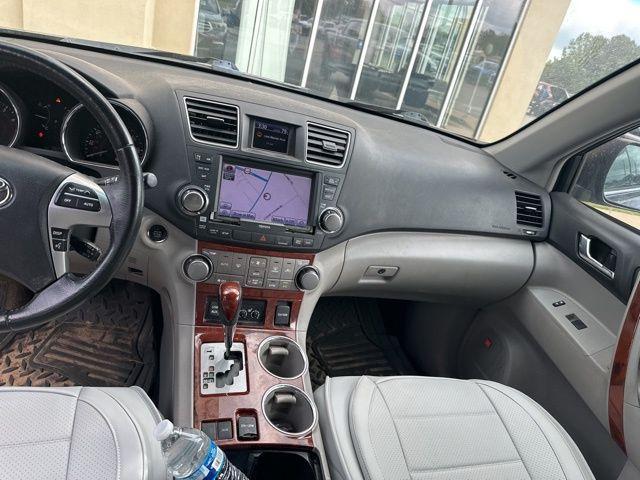 used 2012 Toyota Highlander car, priced at $8,987