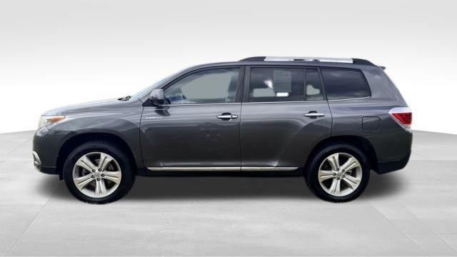 used 2012 Toyota Highlander car, priced at $7,499