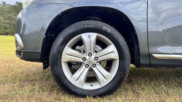 used 2012 Toyota Highlander car, priced at $7,499