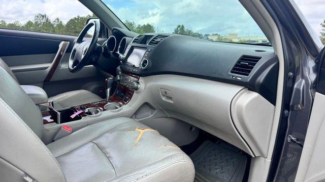used 2012 Toyota Highlander car, priced at $7,499
