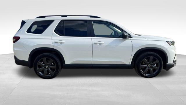 used 2025 Honda Pilot car, priced at $39,411