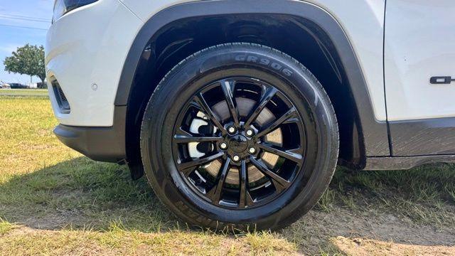 used 2023 Jeep Cherokee car, priced at $24,211