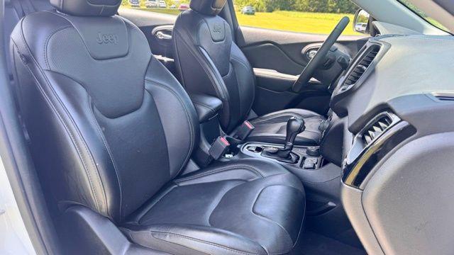 used 2023 Jeep Cherokee car, priced at $24,211
