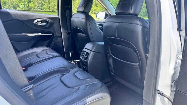 used 2023 Jeep Cherokee car, priced at $24,211