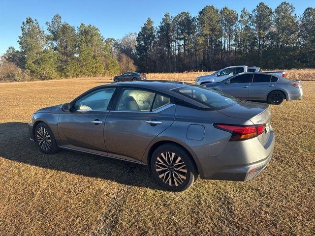 used 2023 Nissan Altima car, priced at $20,411