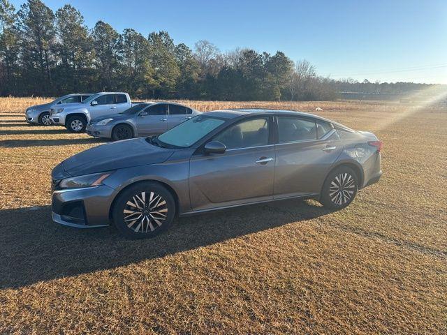 used 2023 Nissan Altima car, priced at $20,411