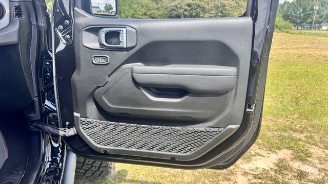 new 2025 Jeep Wrangler car, priced at $64,401