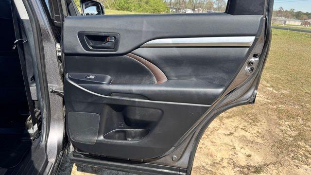 used 2019 Toyota Highlander car, priced at $20,587