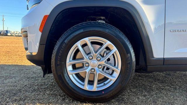 new 2025 Jeep Grand Cherokee L car, priced at $38,125