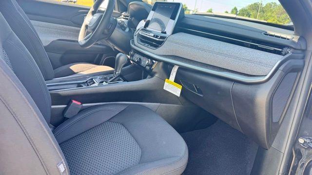 new 2025 Jeep Compass car, priced at $26,685