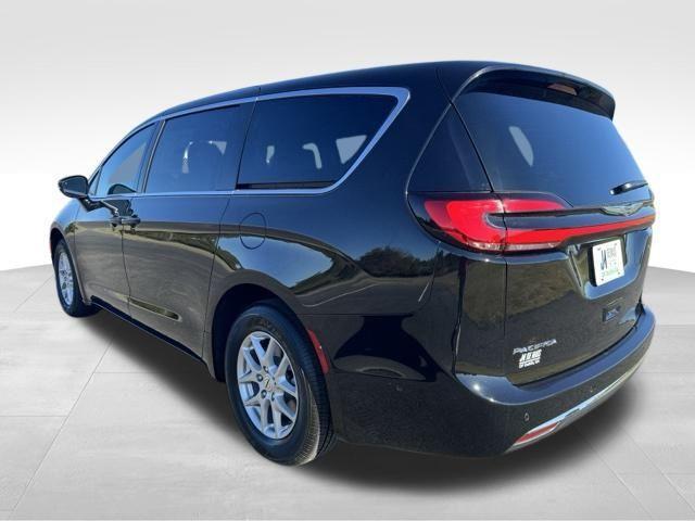 new 2025 Chrysler Pacifica car, priced at $40,174