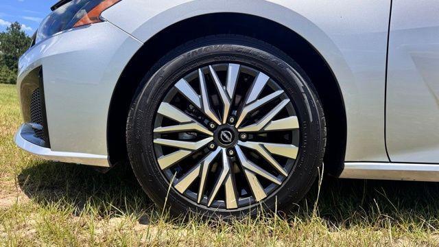used 2023 Nissan Altima car, priced at $21,587