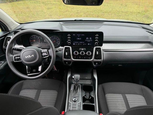 used 2022 Kia Sorento car, priced at $21,871