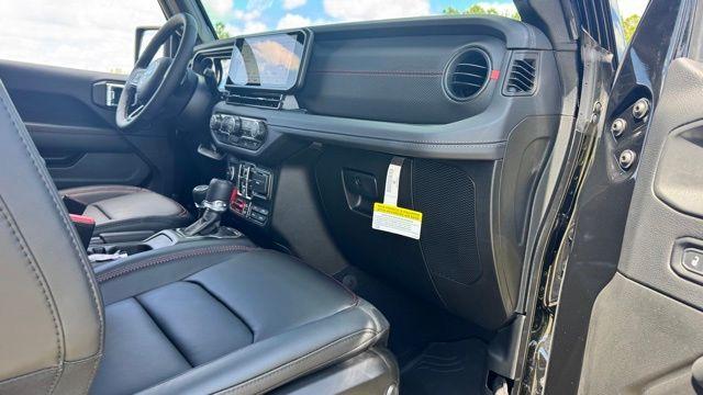 new 2025 Jeep Gladiator car, priced at $51,039