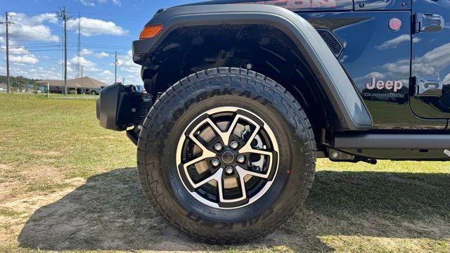 new 2025 Jeep Gladiator car, priced at $51,039