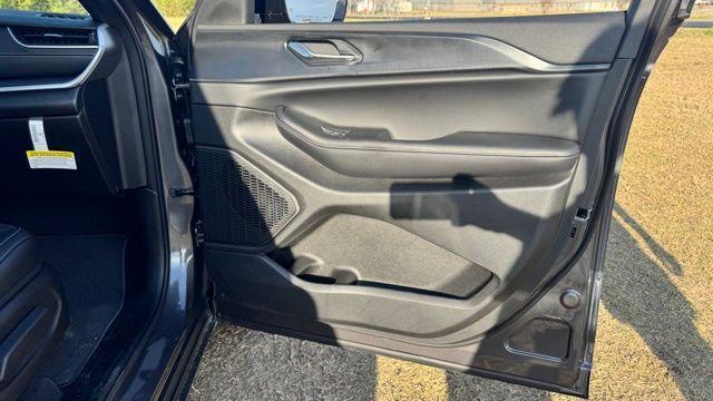 new 2025 Jeep Grand Cherokee L car, priced at $44,420