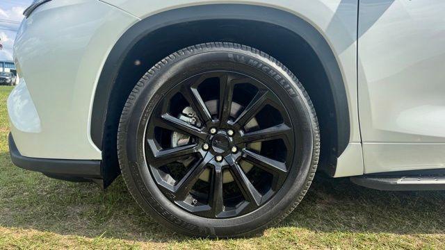 used 2021 Toyota Highlander car, priced at $28,487
