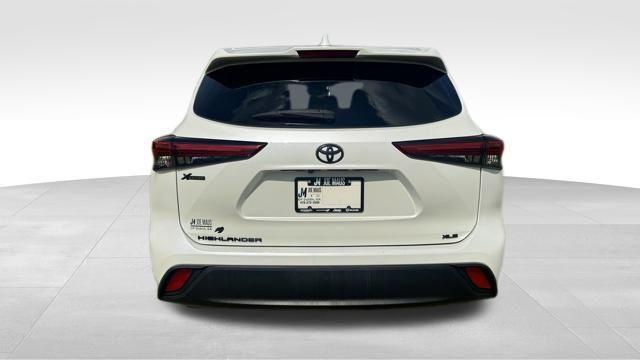 used 2021 Toyota Highlander car, priced at $28,487