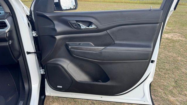 used 2023 GMC Acadia car, priced at $30,987