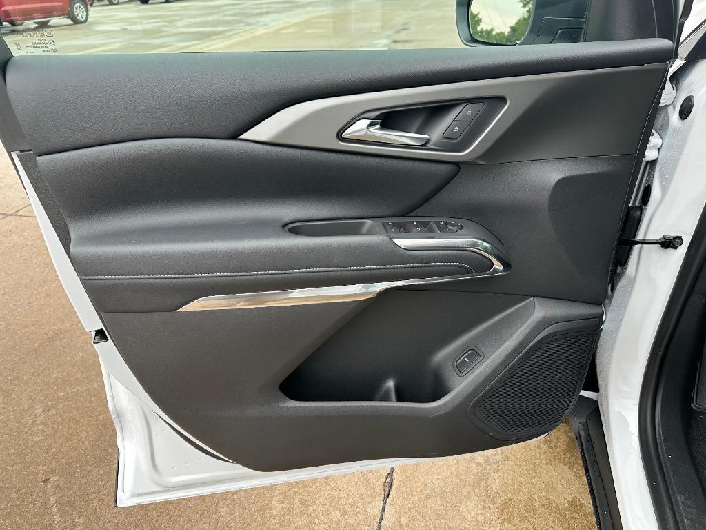 new 2025 Chevrolet Traverse car, priced at $45,195