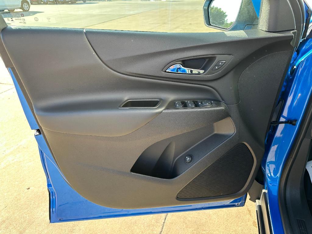 used 2024 Chevrolet Equinox car, priced at $26,900