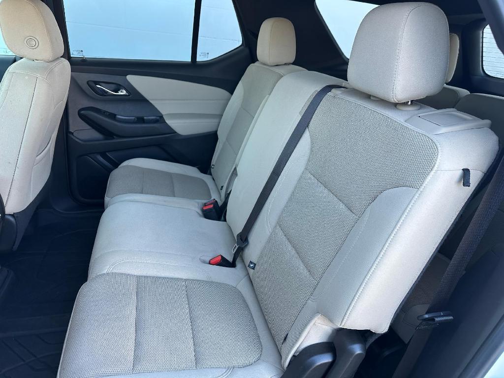 used 2022 Chevrolet Traverse car, priced at $27,900