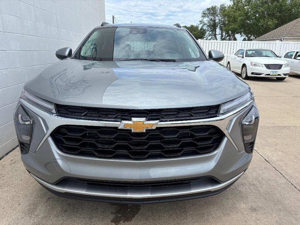new 2025 Chevrolet Trax car, priced at $25,485