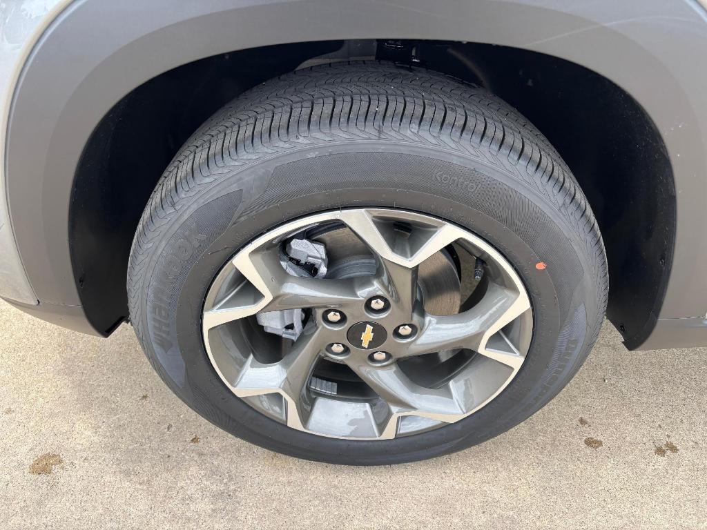 new 2025 Chevrolet Trax car, priced at $25,485