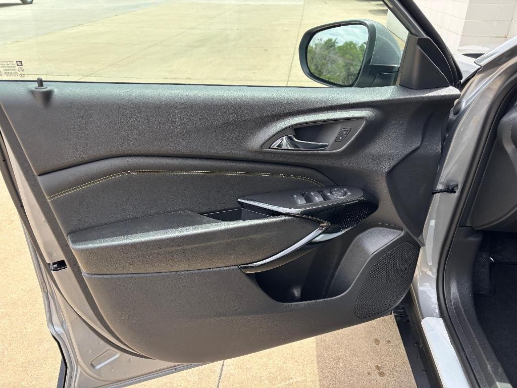 new 2025 Chevrolet Trax car, priced at $25,485