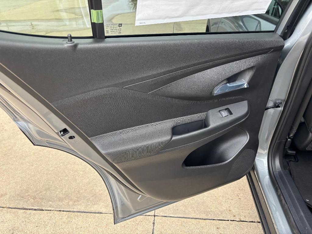 new 2025 Buick Envista car, priced at $27,180