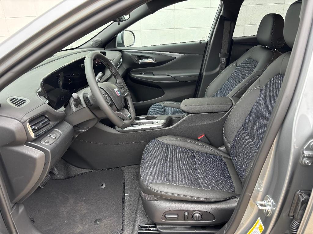 new 2025 Buick Envista car, priced at $27,180