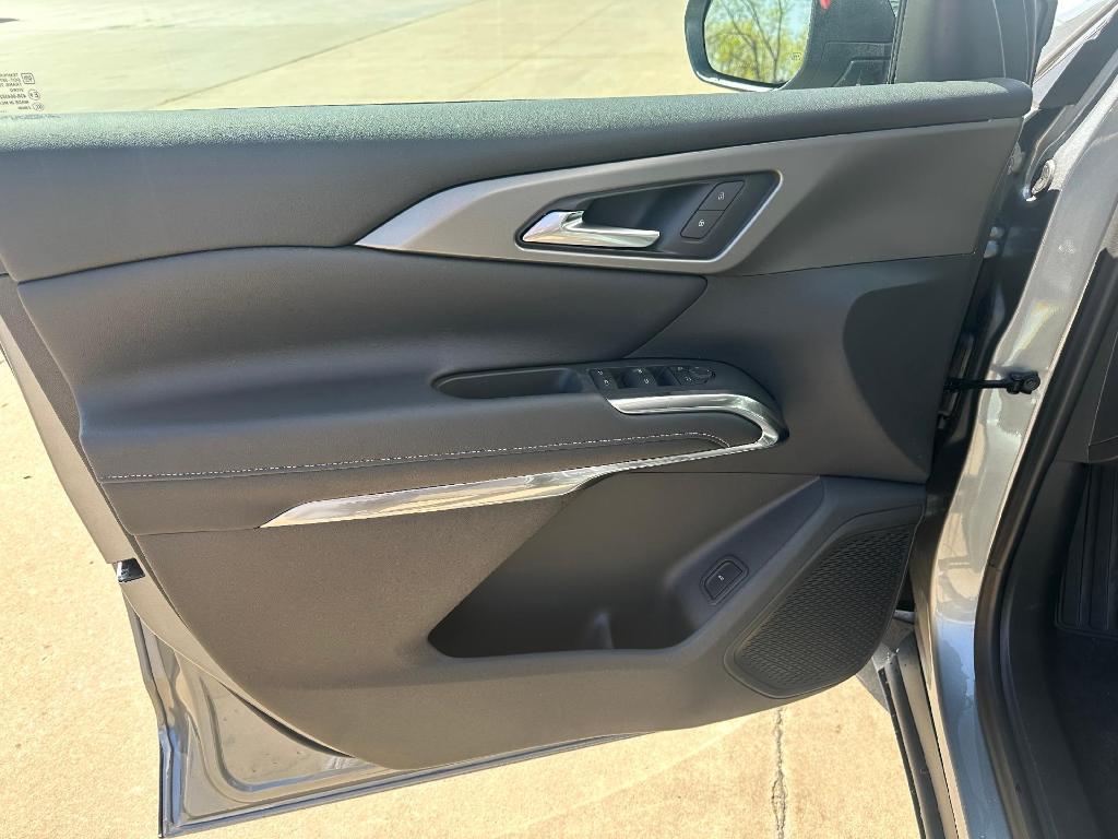new 2025 Chevrolet Traverse car, priced at $48,545