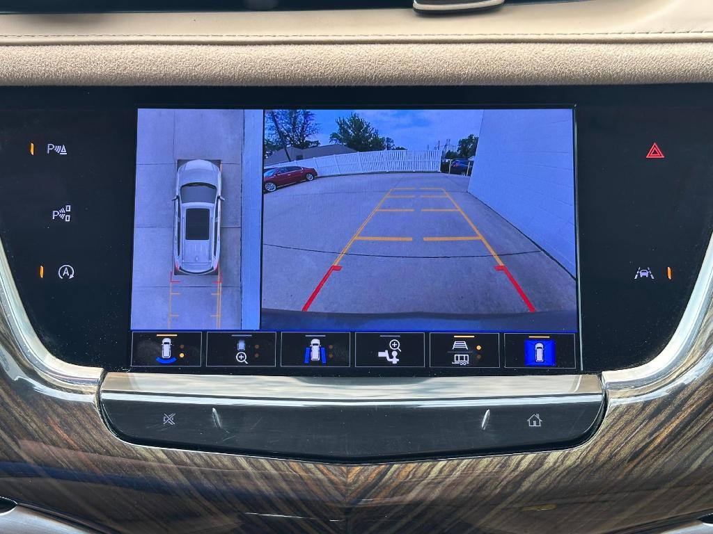 used 2022 Cadillac XT6 car, priced at $34,900