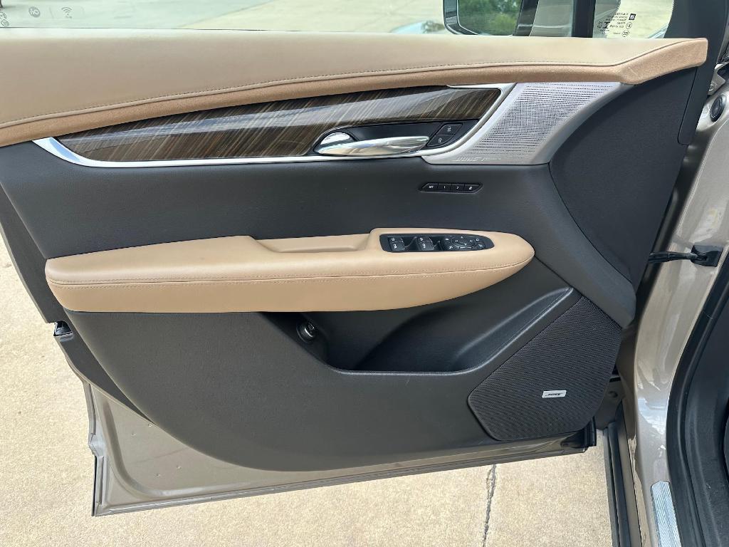 used 2022 Cadillac XT6 car, priced at $34,900