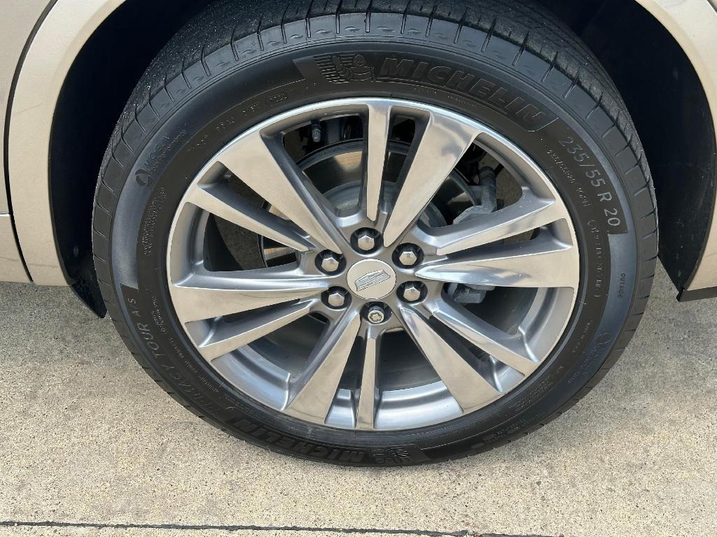 used 2022 Cadillac XT6 car, priced at $34,900