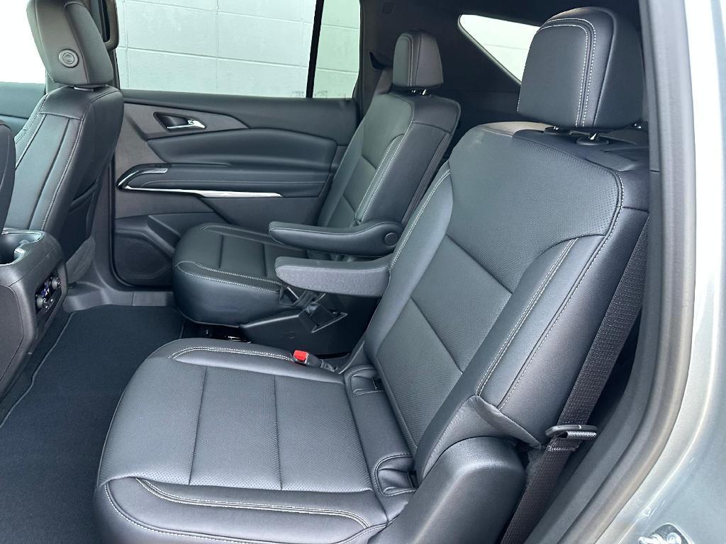 new 2026 Chevrolet Traverse car, priced at $46,920