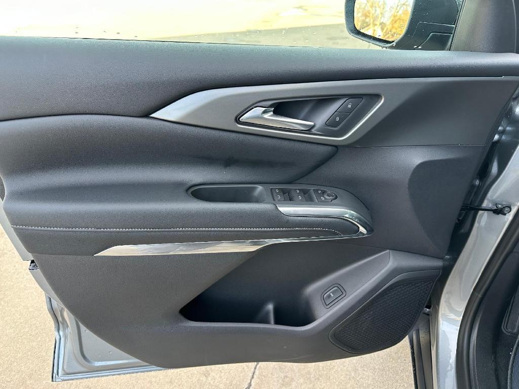 new 2026 Chevrolet Traverse car, priced at $46,920