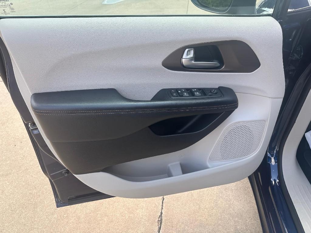 used 2017 Chrysler Pacifica car, priced at $17,900