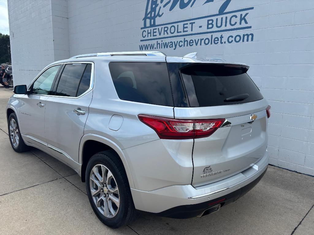 used 2020 Chevrolet Traverse car, priced at $27,900