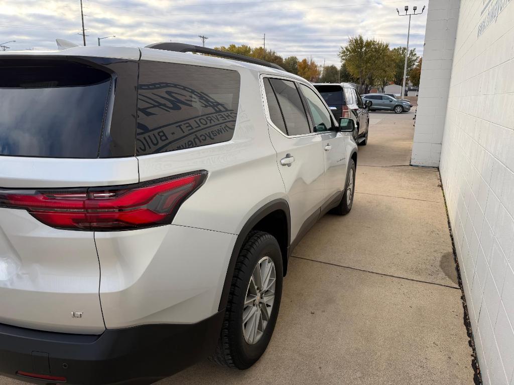 used 2022 Chevrolet Traverse car, priced at $28,900