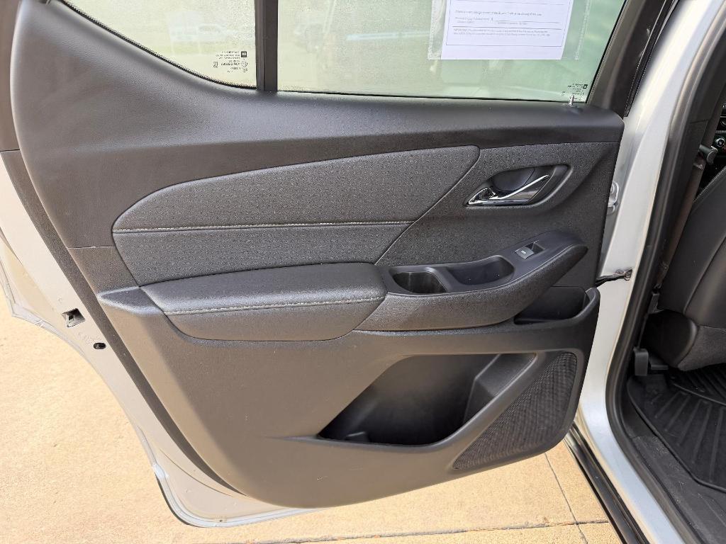 used 2022 Chevrolet Traverse car, priced at $28,900