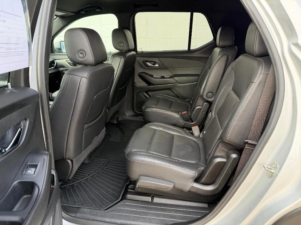 used 2022 Chevrolet Traverse car, priced at $28,900